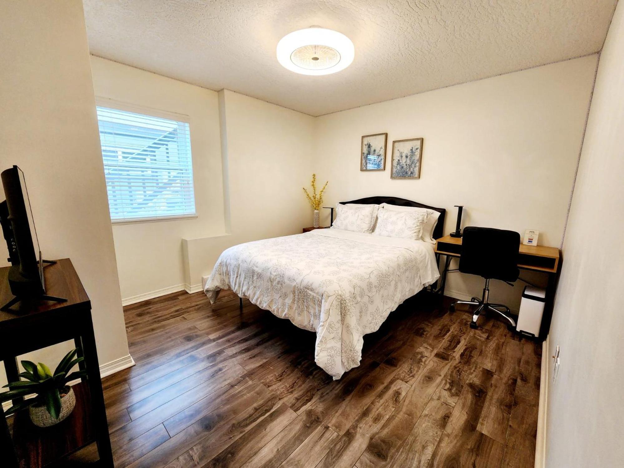 Adorable 1- Bedroom Suite In Langford Victoria Luaran gambar